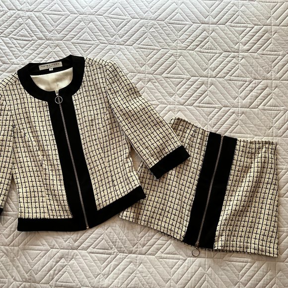 Trina Turk suit with zip front - Picture 1 of 6